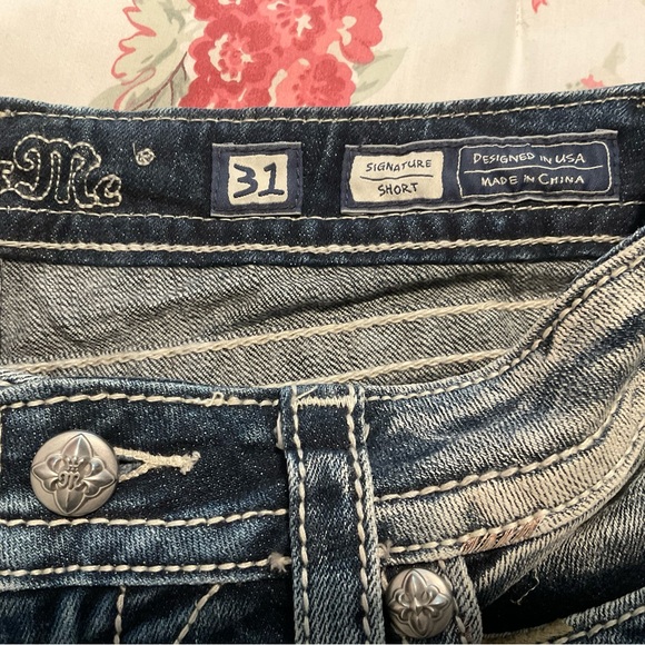 Miss Me Shorts - Picture 8 of 9